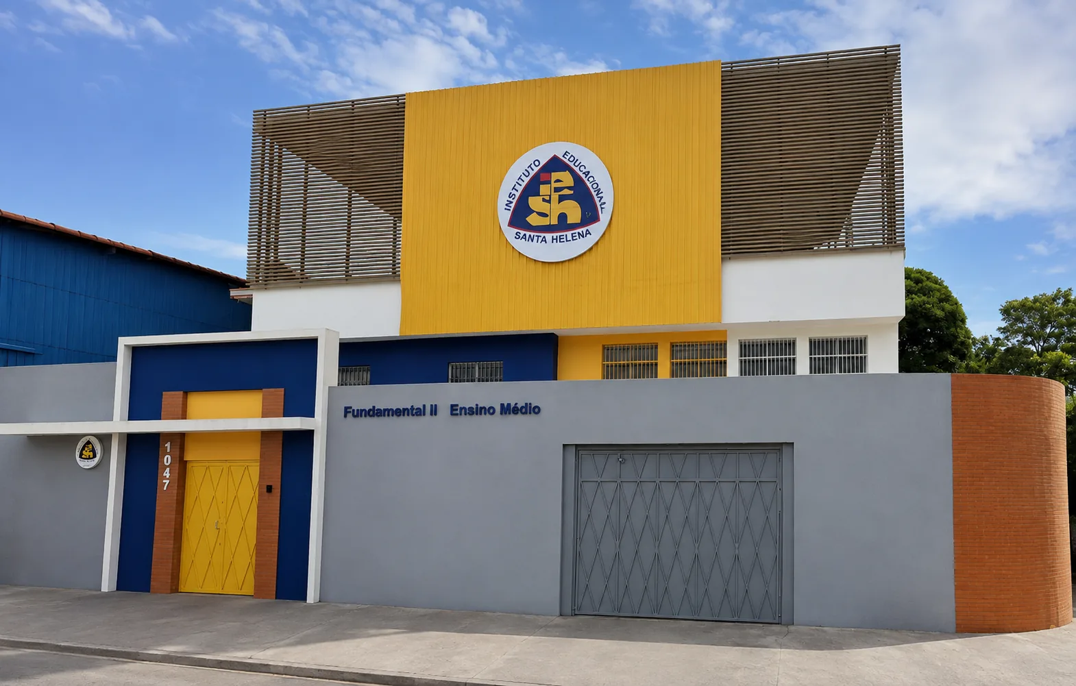 Fachada da Unidade II do Instituto Educacional Santa Helena — Fundamental II e Ensino Médio